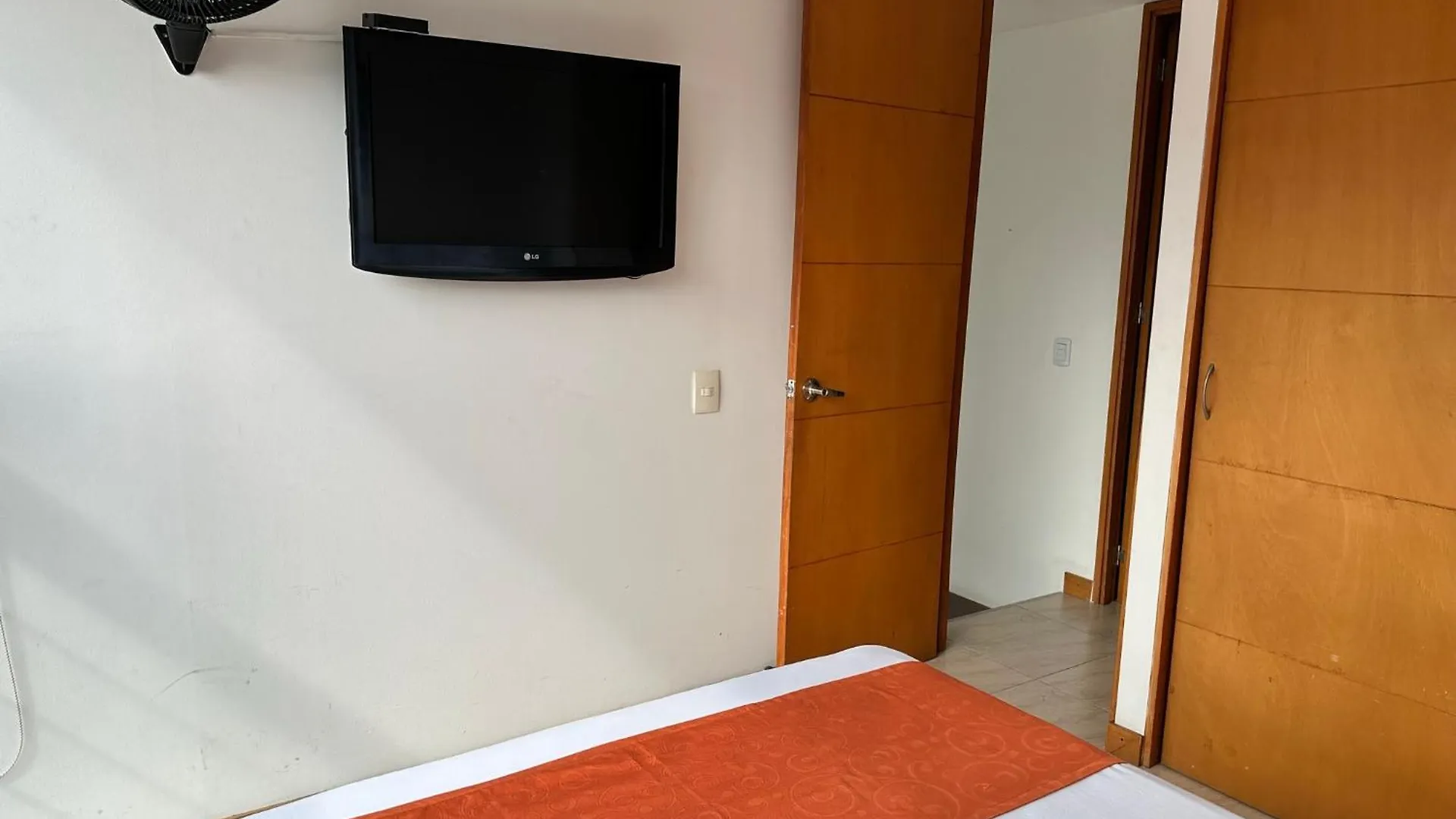 Amoblados Medellin Pobladoアパートメント コロンビア